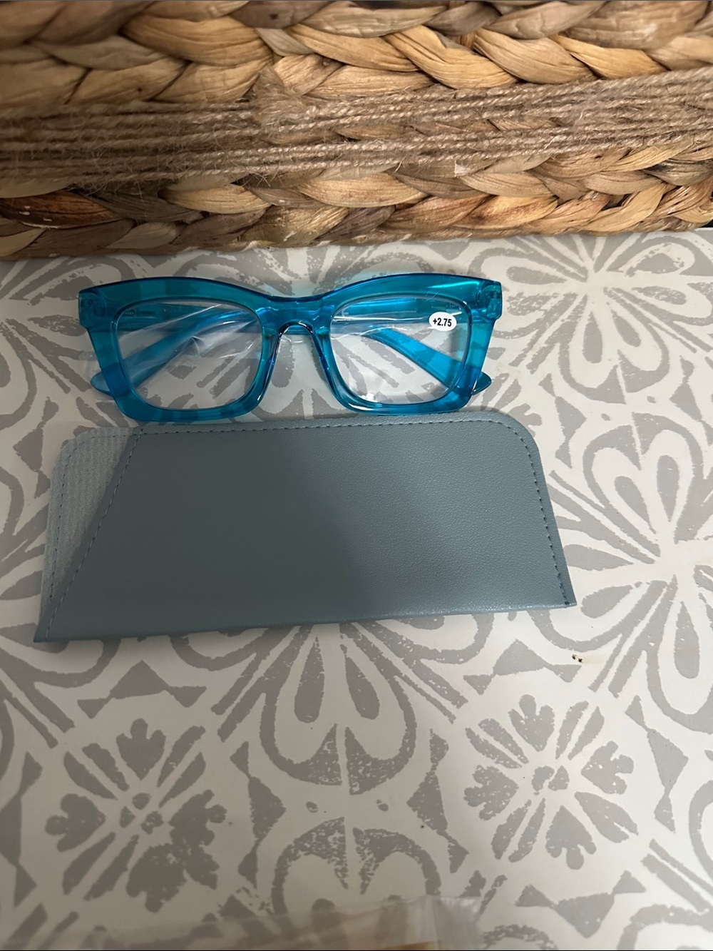 Blue Ladies Oprah Inspired Reading Glasses with Case - +2.75 Strength NWT